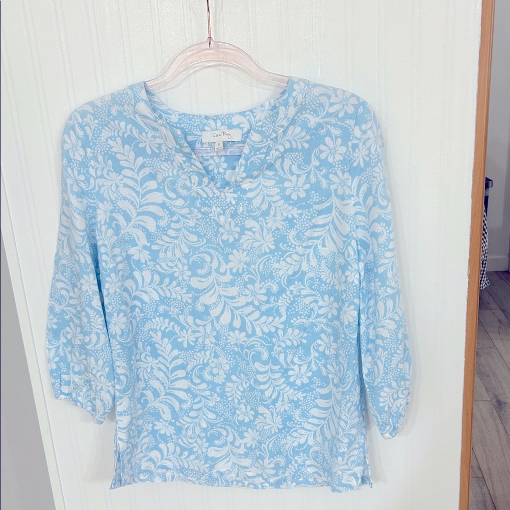 Women’s pullover top